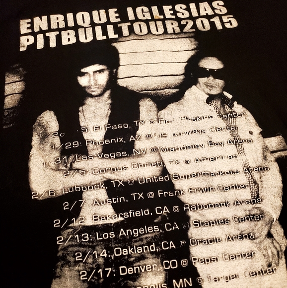 Vintage 2015 Enrique Inglesias & Pitbull Concert Tshirt - Picture 4 of 8